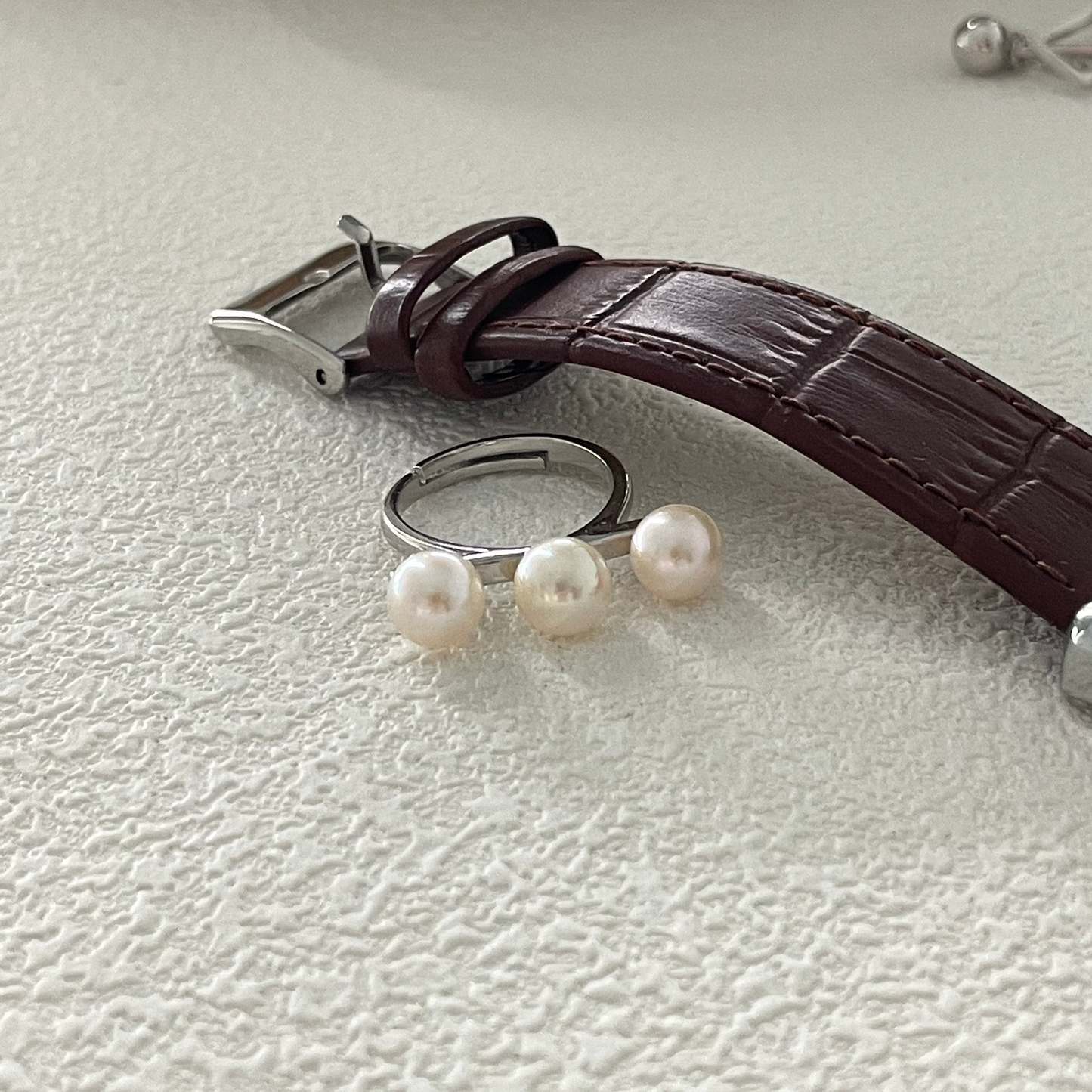 White Freshwater Pearl 'Balanced Energy' Silver Ring