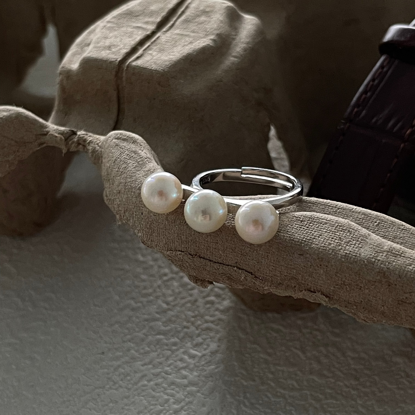 White Freshwater Pearl 'Balanced Energy' Silver Ring