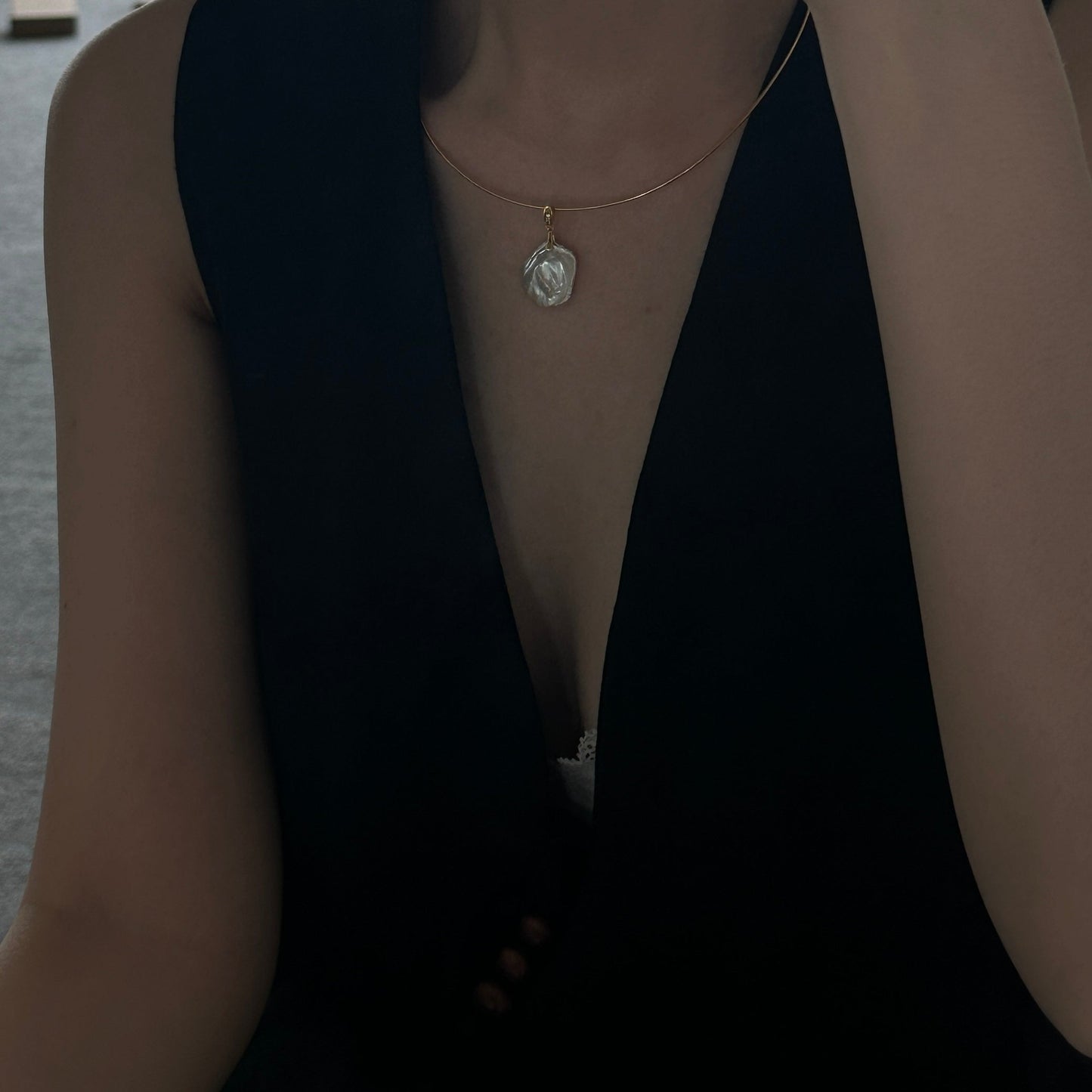 20-22mm Petal-Shaped Baroque Freshwater Pearl Gold Choker