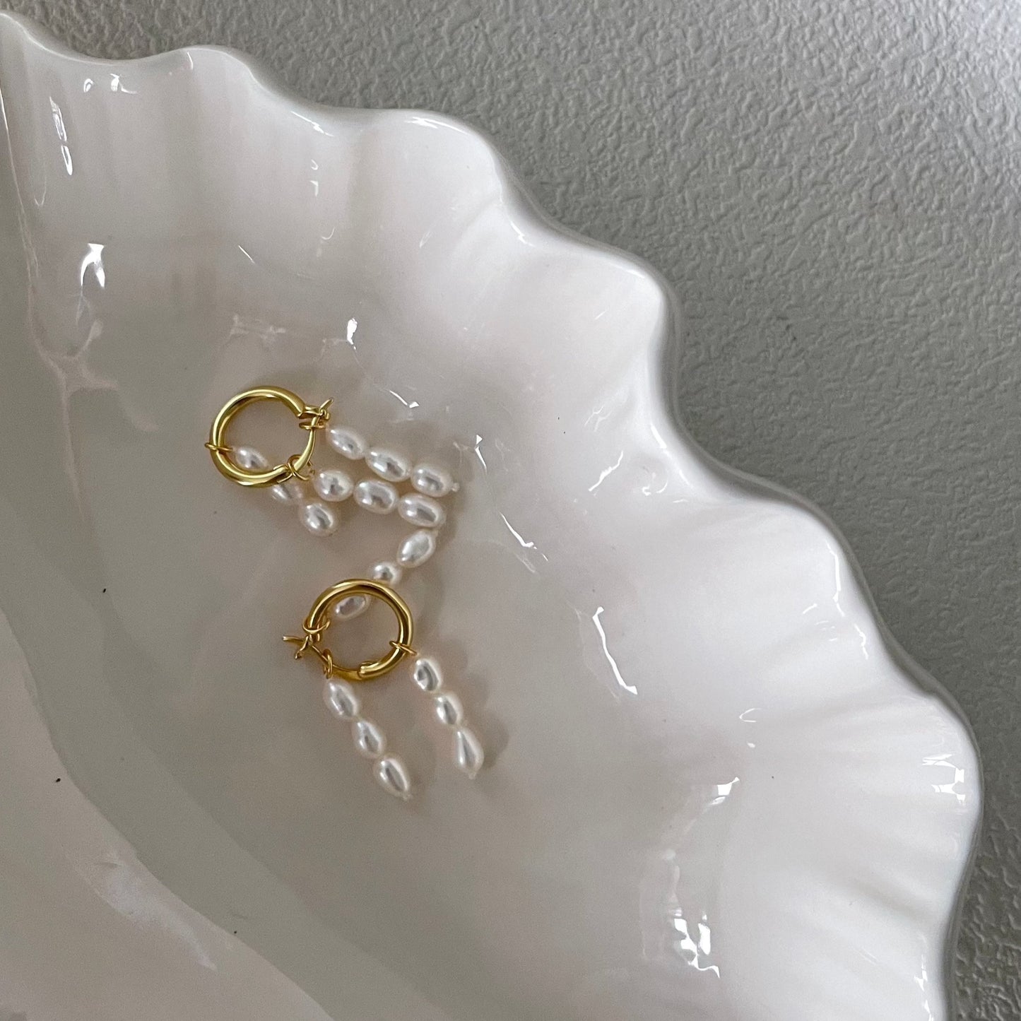 3-4mm Rice-Shaped Baroque Freshwater Pearl Gold Hoop Earrings