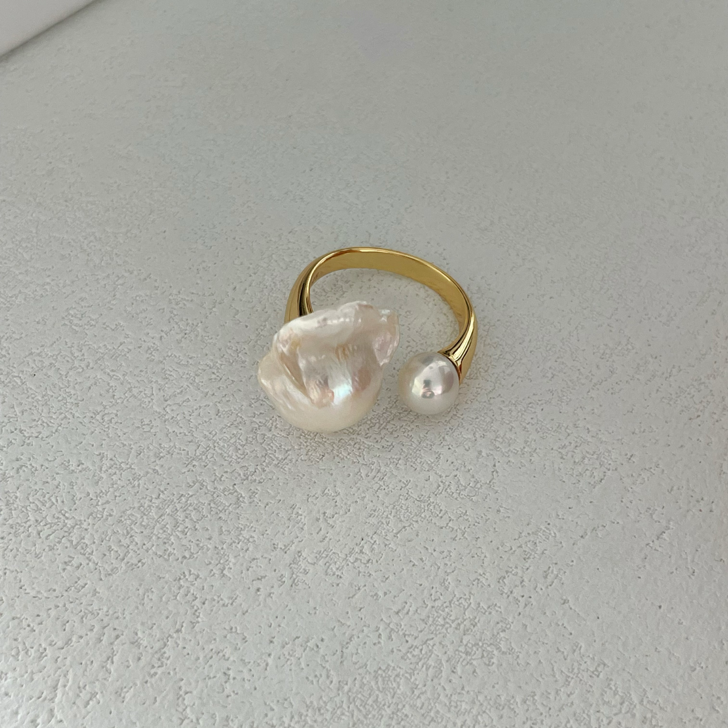 Baroque Pearl & Freshwater Pearl Gold Hoop Ring