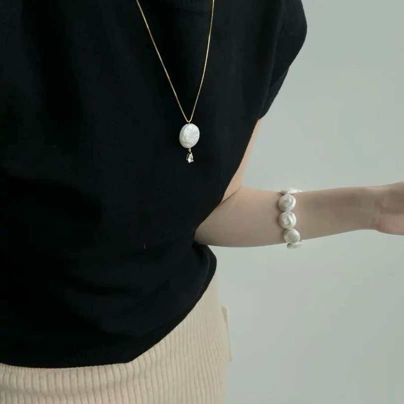 20-24mm Spiral Oblate-Shaped Baroque Freshwater Pearl Roman Holiday Bracelet