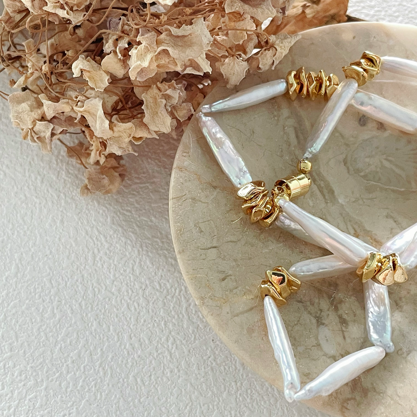 25-30mm Long-Shaped Baroque Freshwater Pearl Golden Splice Necklace