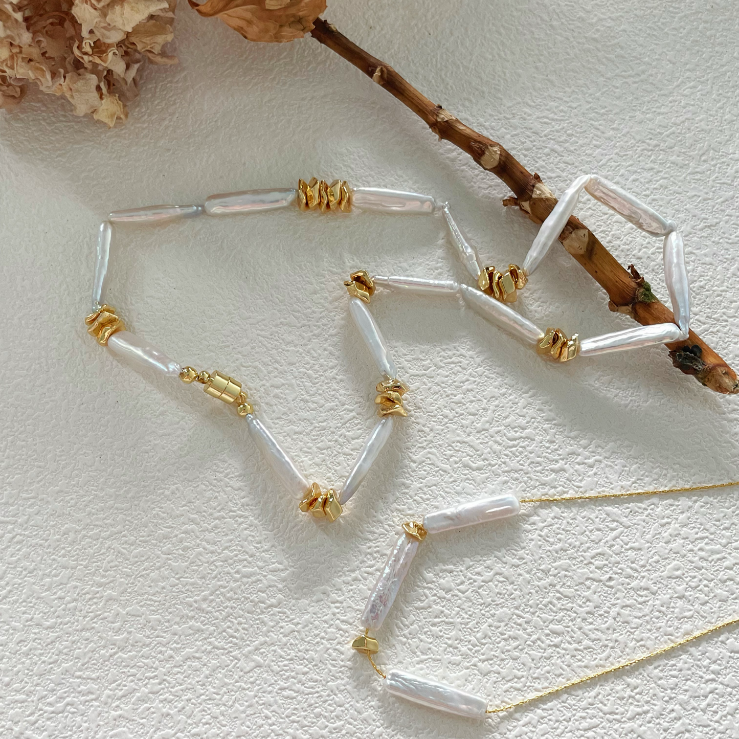 25-30mm Long-Shaped Baroque Freshwater Pearl Golden Splice Necklace