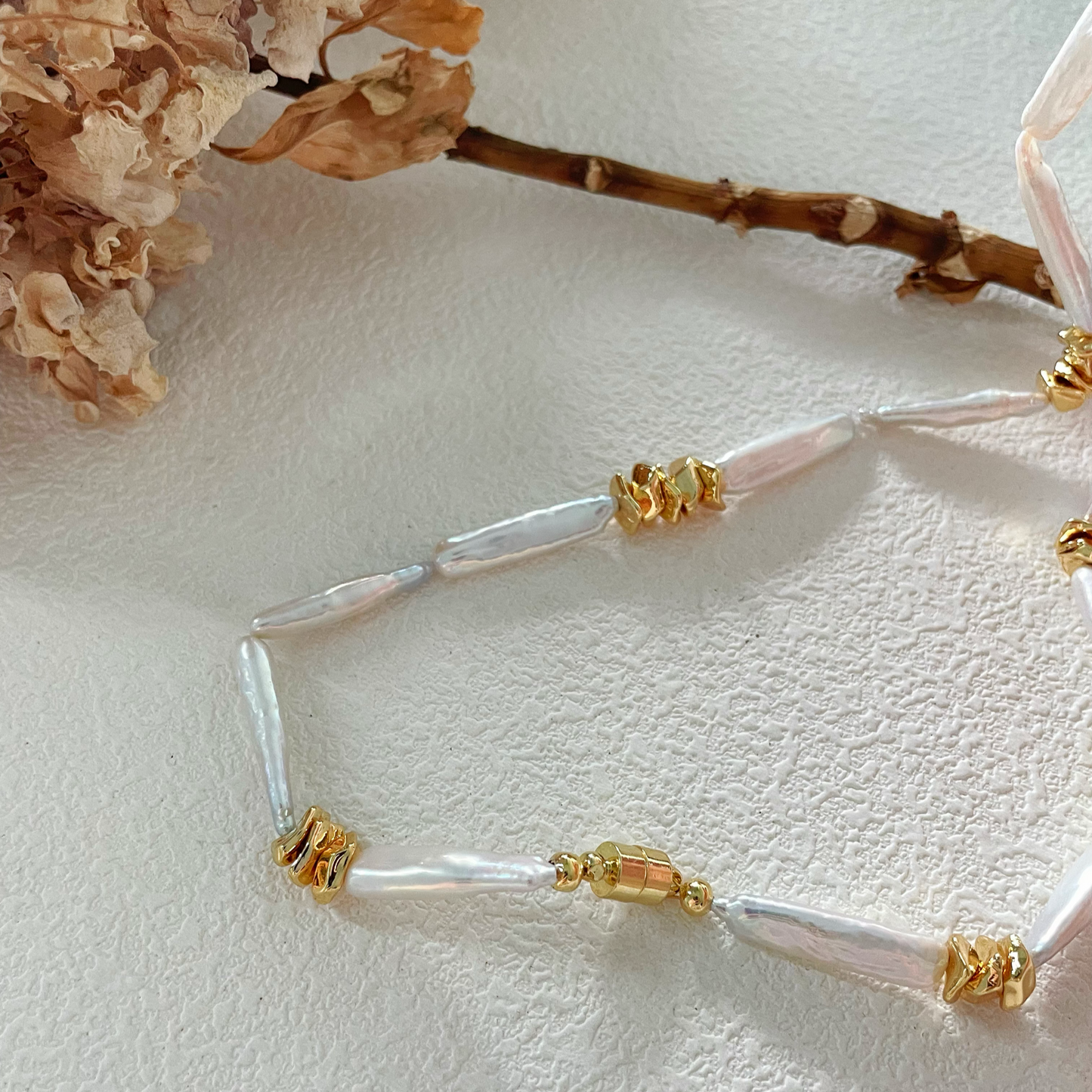 25-30mm Long-Shaped Baroque Freshwater Pearl Golden Splice Necklace
