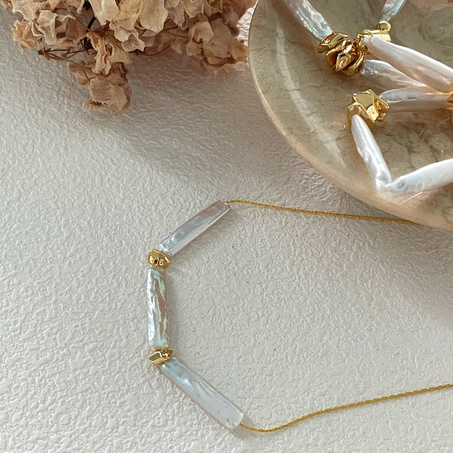 25-30mm Long-Shaped Baroque Freshwater Pearl Vintage Metal Necklace