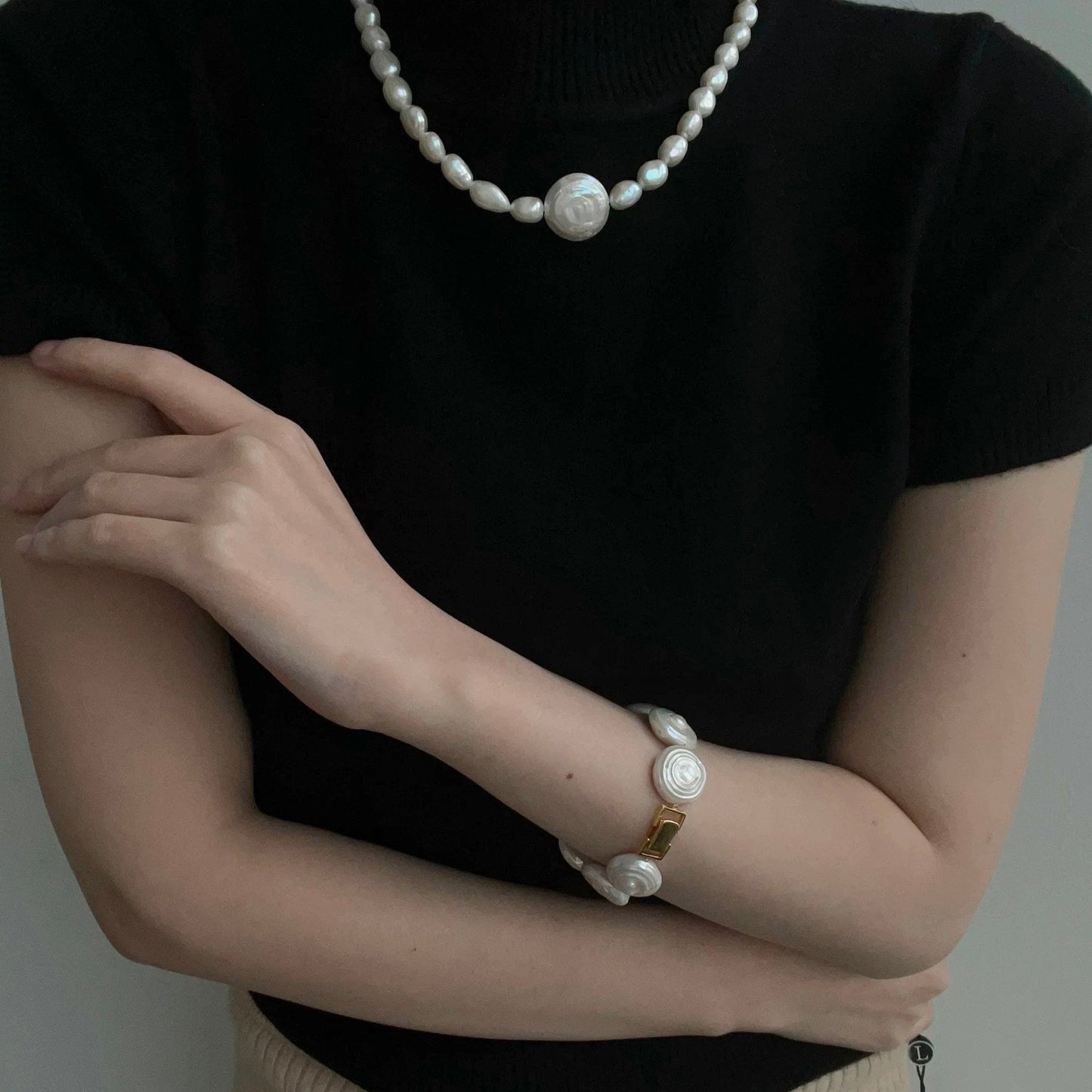 20-24mm Spiral Oblate-Shaped Baroque Freshwater Pearl Roman Holiday Bracelet