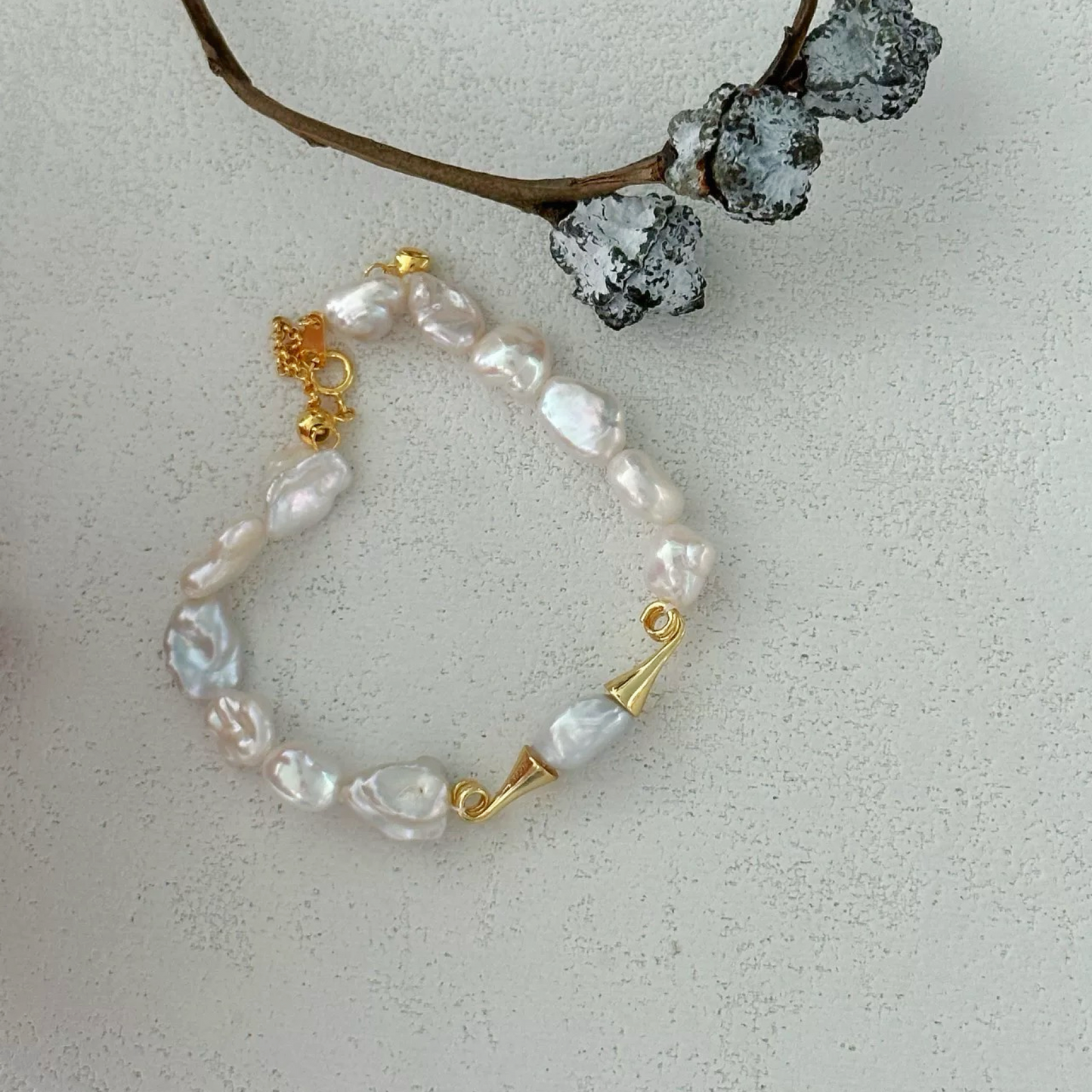 8-10mm Baroque Freshwater Pearl Trumpet Bracelet