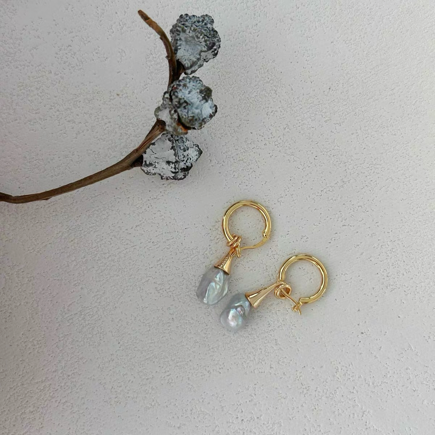 8-10mm Baroque Freshwater Pearl Trumpet Hoop Earrings