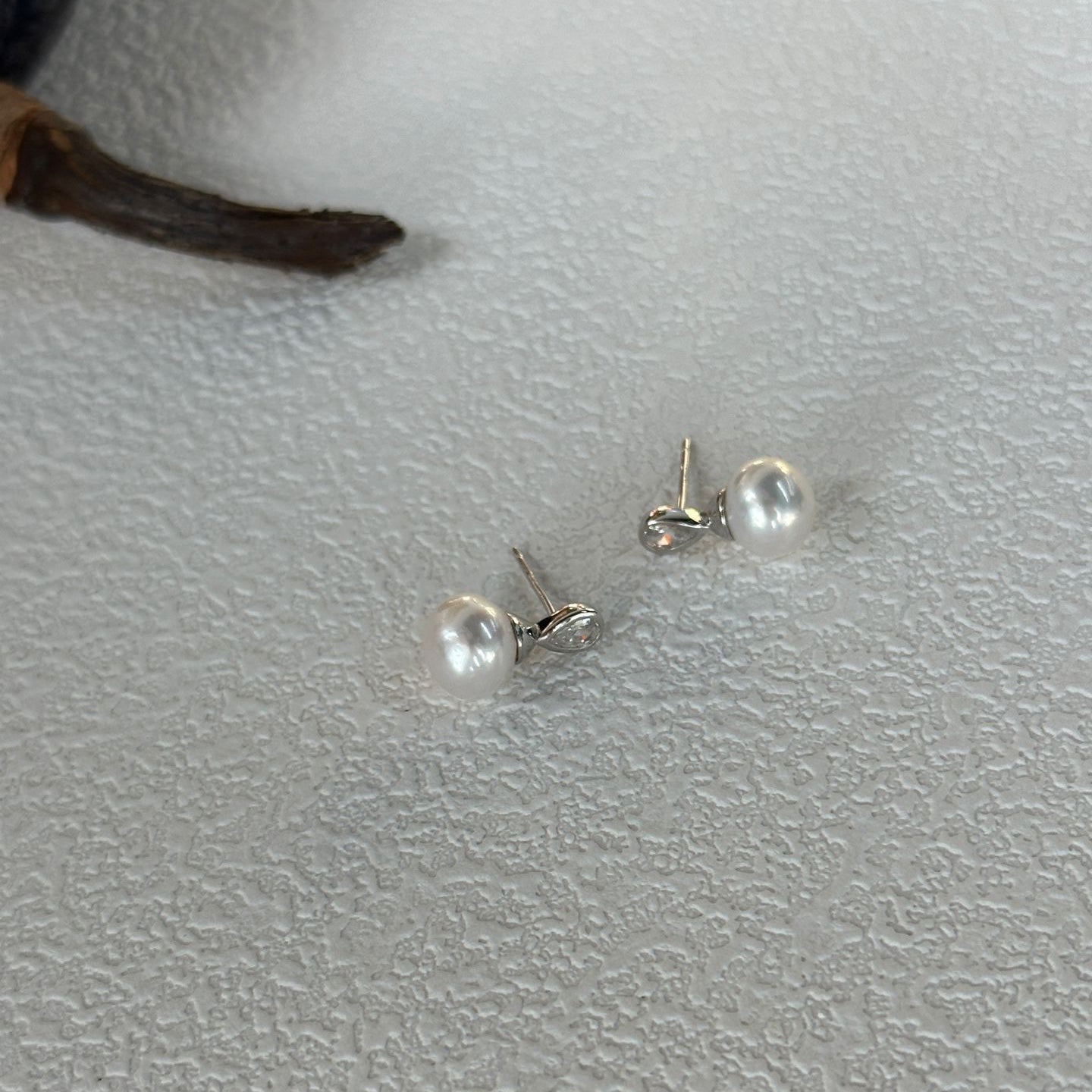 8-9mm Natural Baroque Freshwater Pearl Teardrop Diamond Stud Earrings