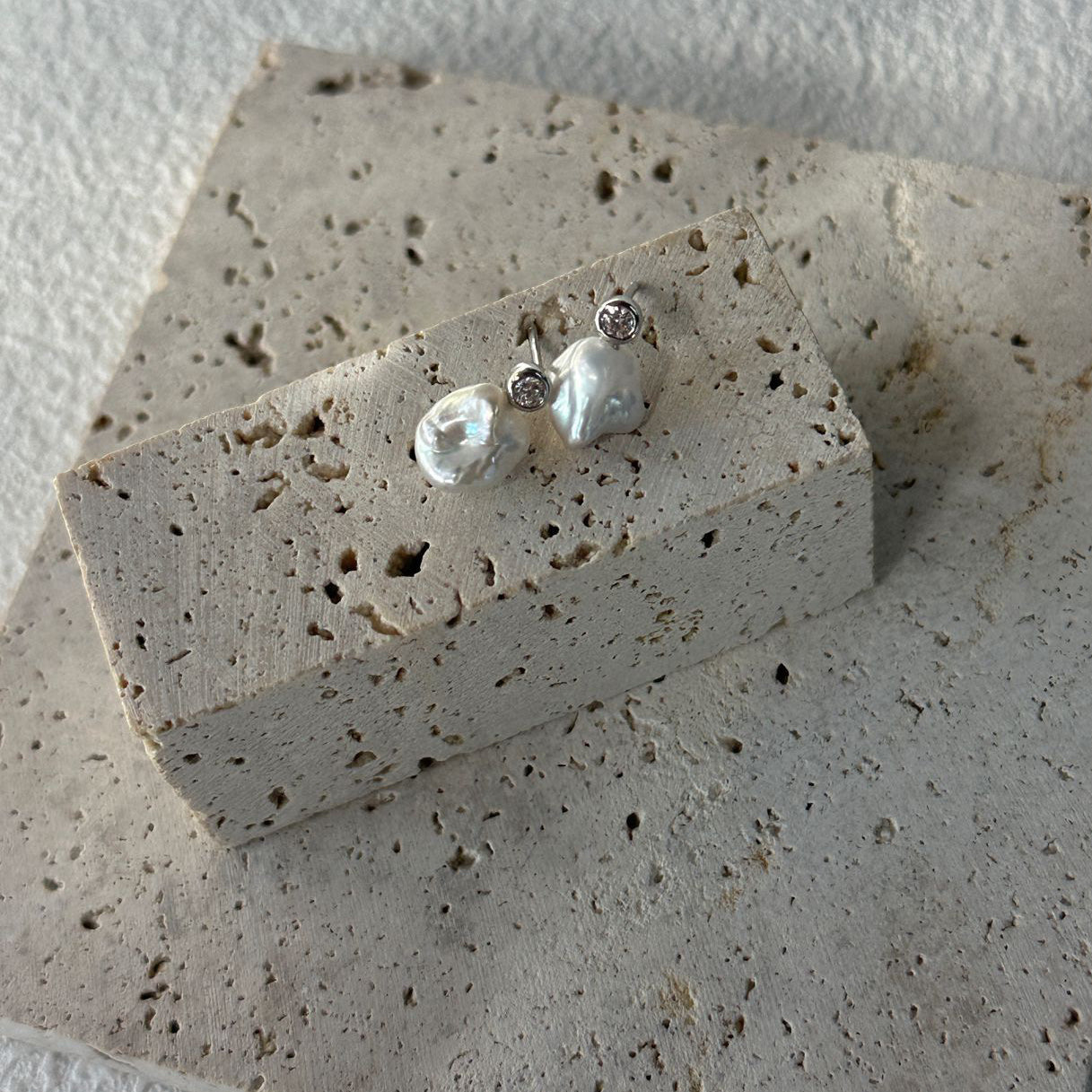 7-9mm White Natural Saltwater Keshi Pearl Round Diamond Stud Earrings