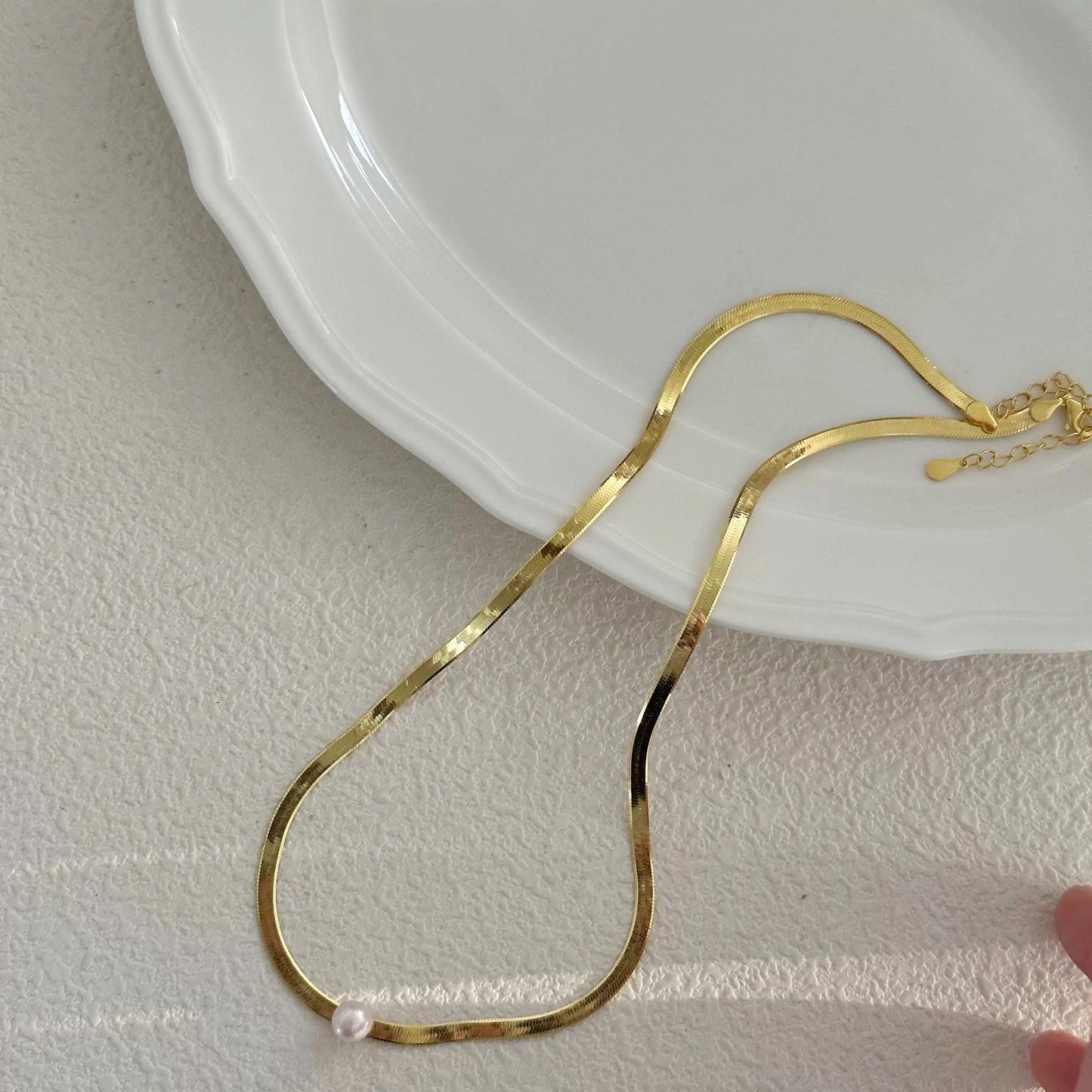 4-5mm White Natural Freshwater Pearl Snake Bone Necklace