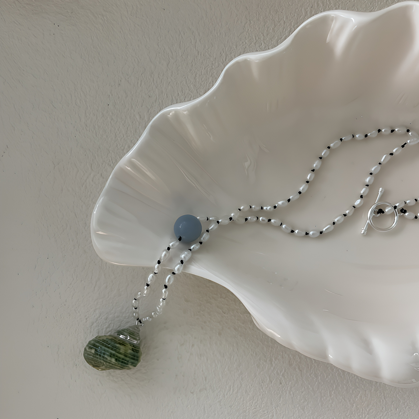3mm Rice-Shaped Baroque Freshwater Conch Pendant