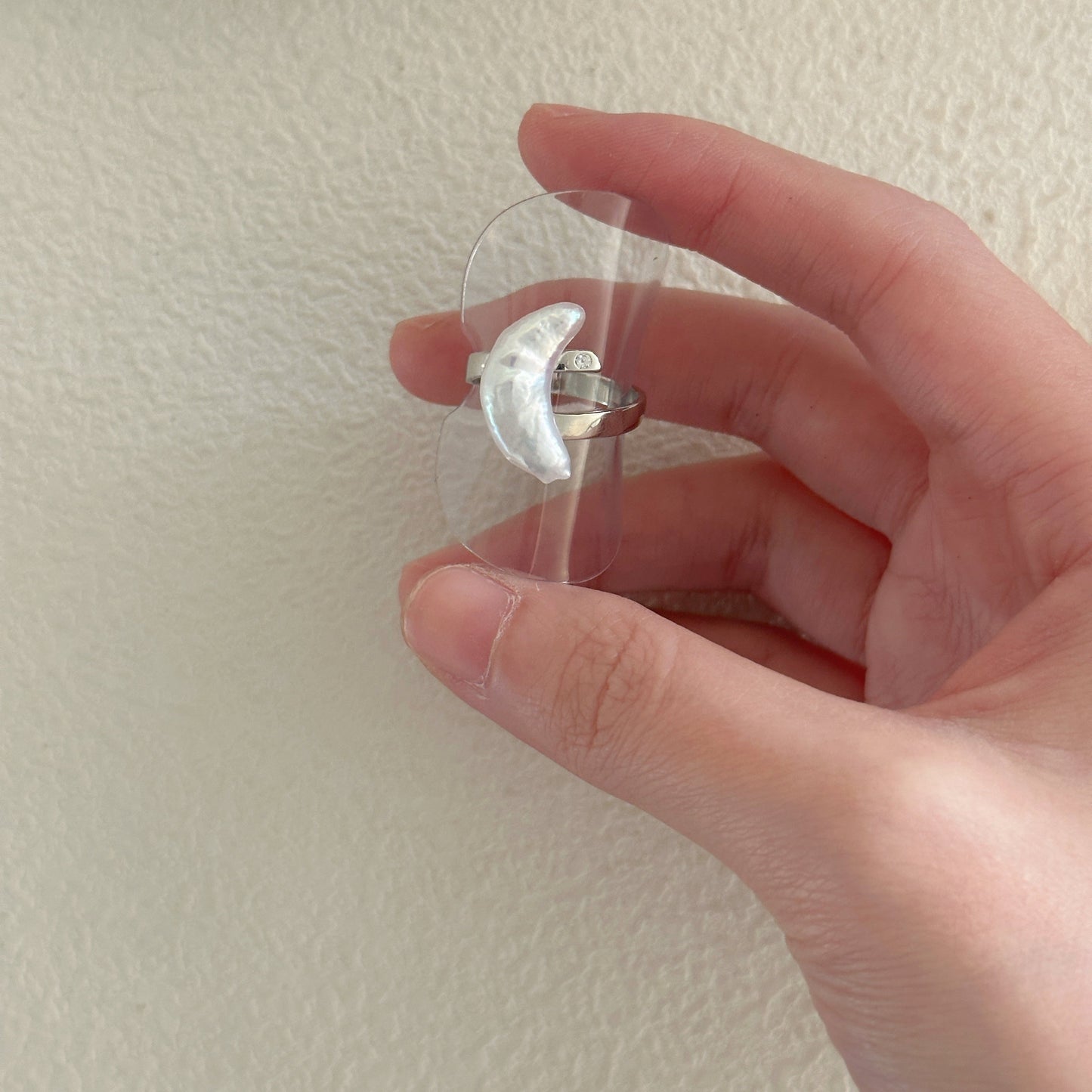 White Freshwater Baroque Pearl Moon-Shaped Double-Layer Ring