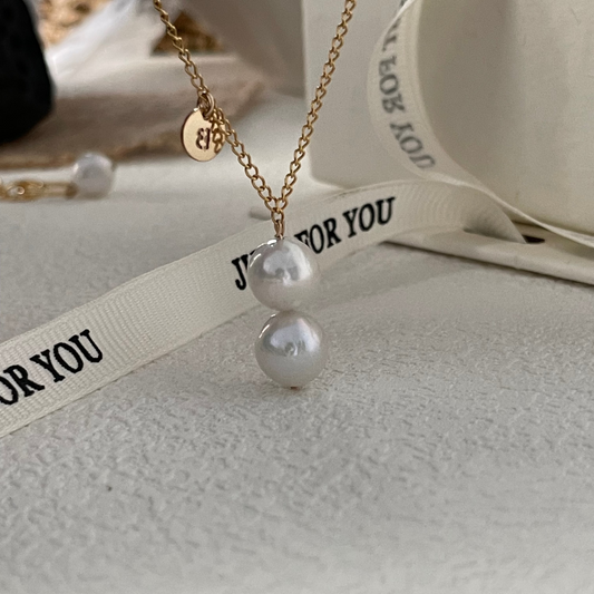 9-10mm Natural White Freshwater Pearl 'Gourd' Necklace