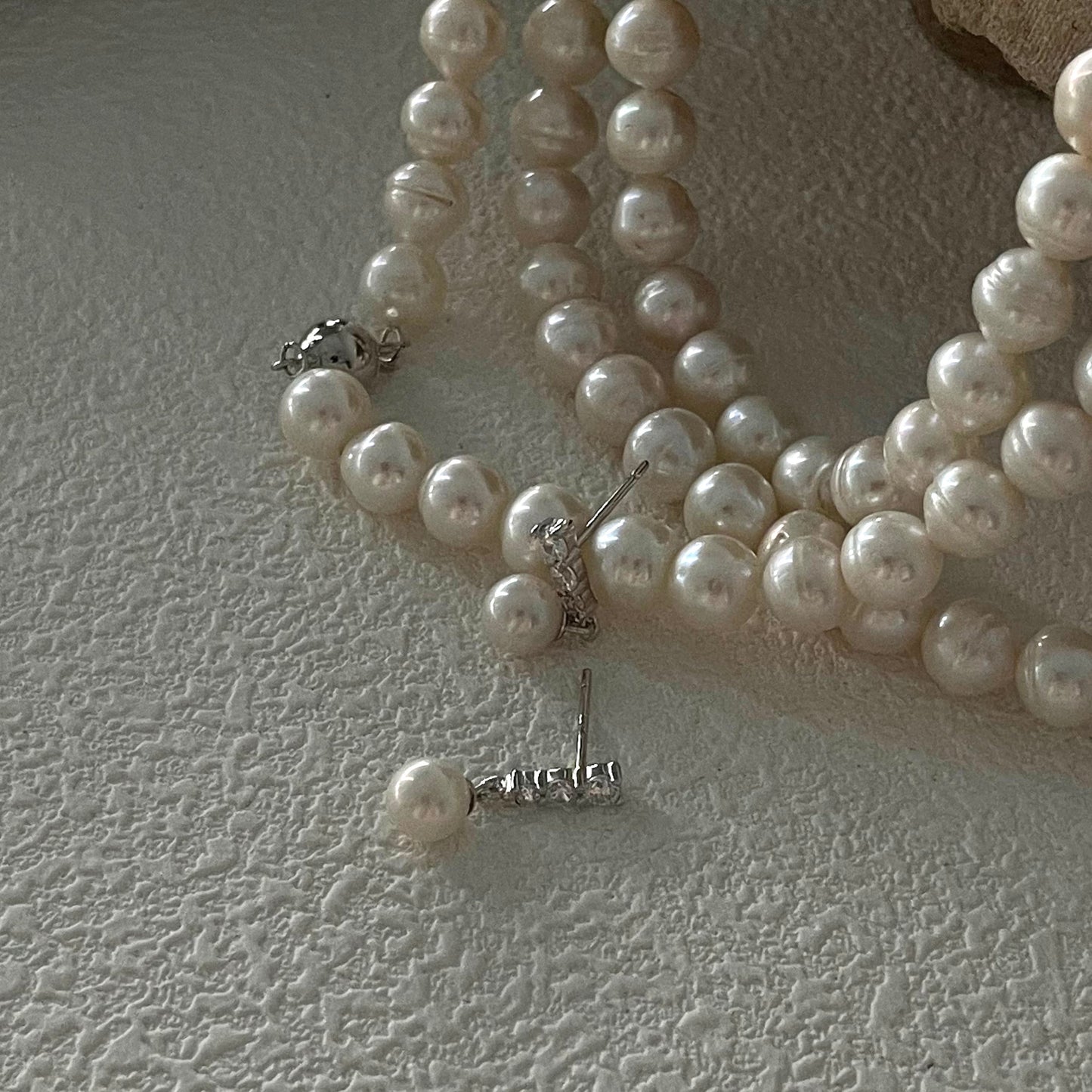 5-6mm Freshwater Pearl Round Dangling Earrings