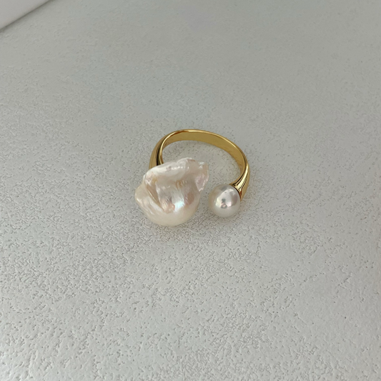 Baroque Pearl & Freshwater Pearl Gold Hoop Ring