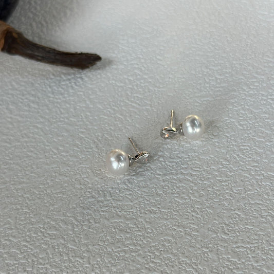 8-9mm Natural Baroque Freshwater Pearl Teardrop Diamond Stud Earrings