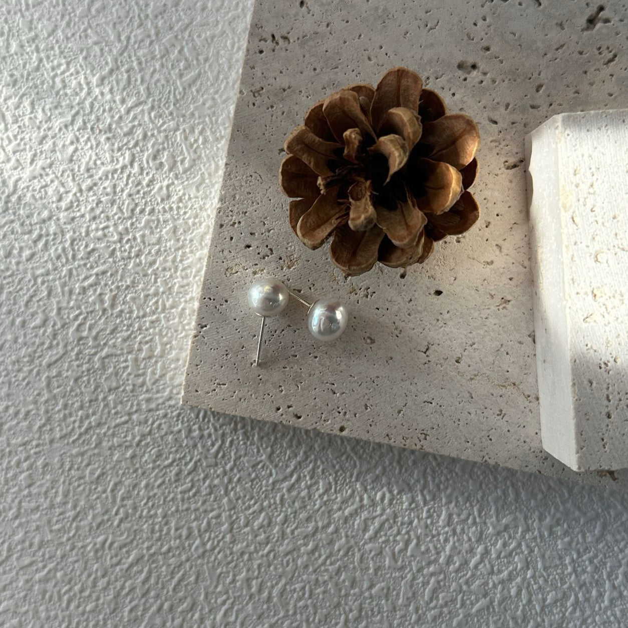 8-9mm Natural Baroque Freshwater Pearl Crystal Stud Earrings
