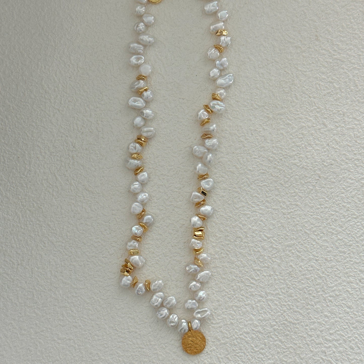 8-10mm Natural Saltwater Keshi Pearl Gold Medal Necklace