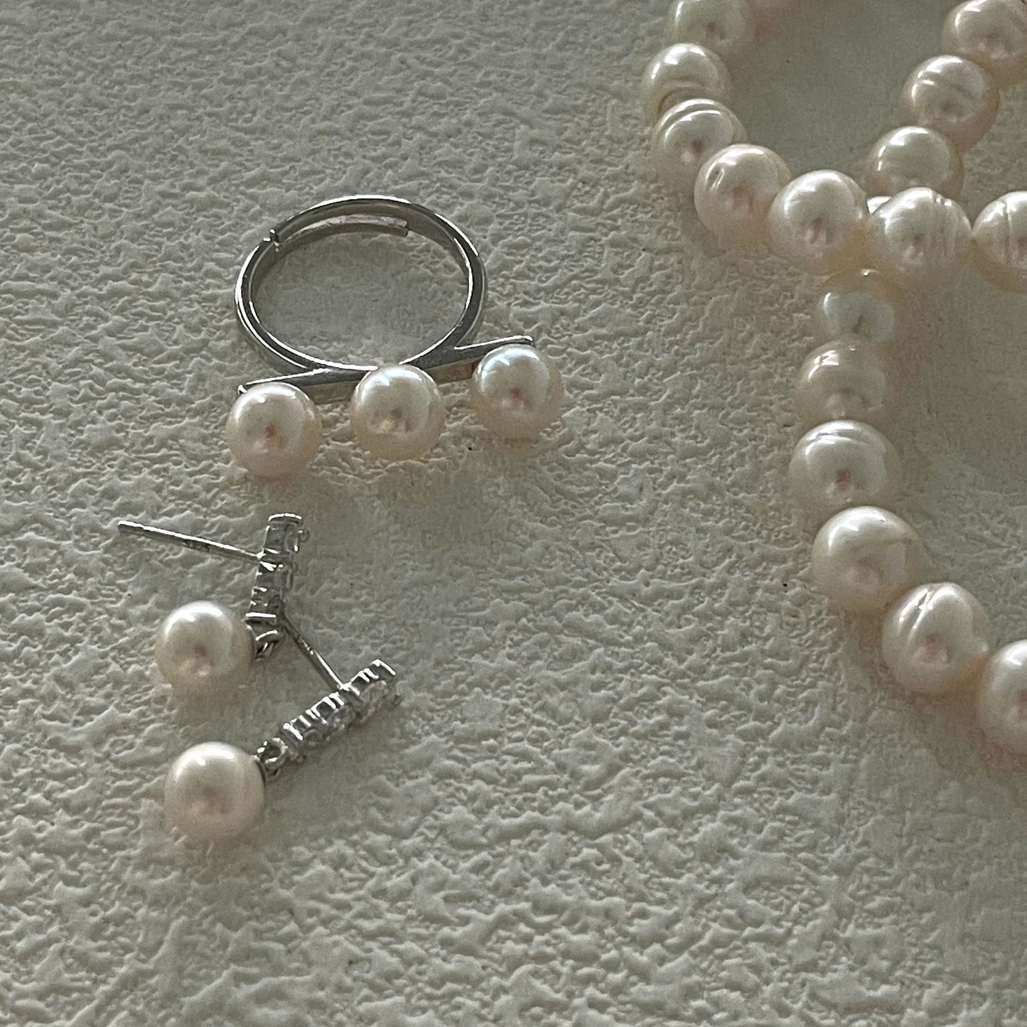 5-6mm Freshwater Pearl Round Dangling Earrings